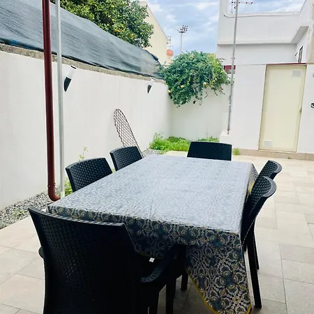 A 2 Passi Dal Mare La Punta Seahouse Apartment