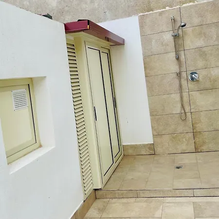 A 2 Passi Dal Mare La Punta Seahouse Apartment *